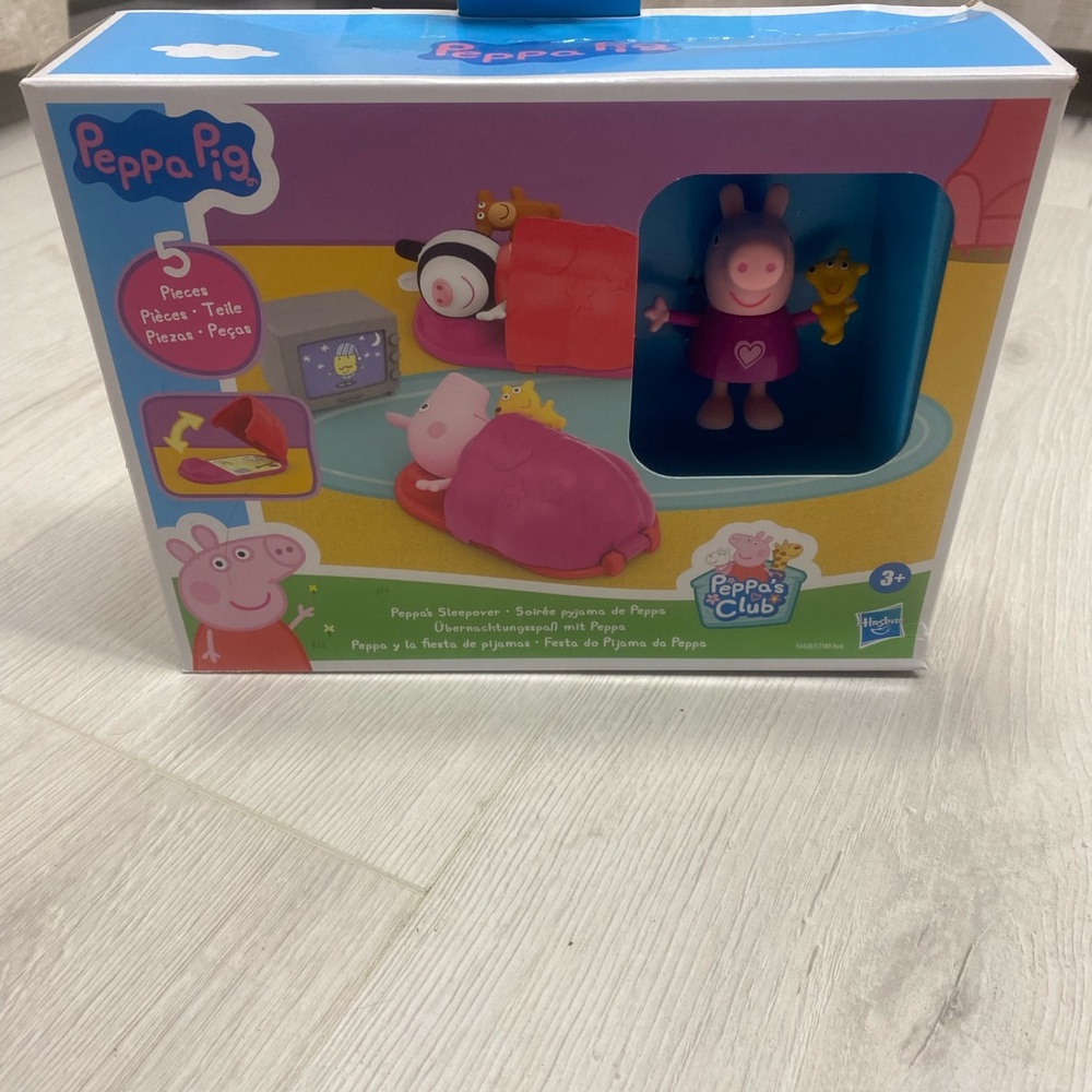 Peppa Pig Sleepover Set - Pink and Red